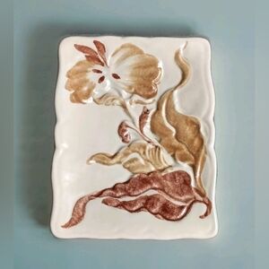 Vintage Haeger Pottery floral soap dish/ trinket dish model 930 **NICE**